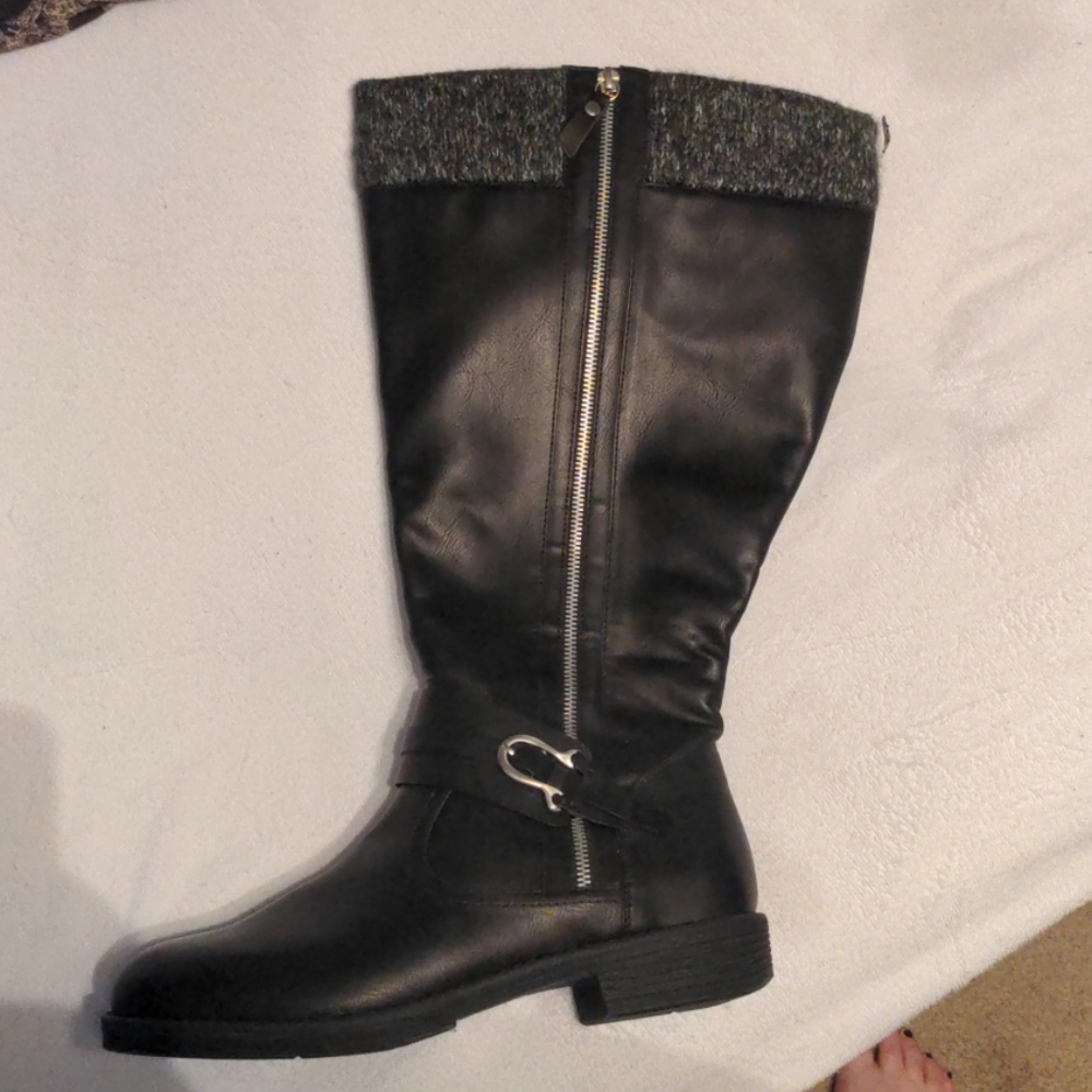 Torrid size 12 boots NWOT